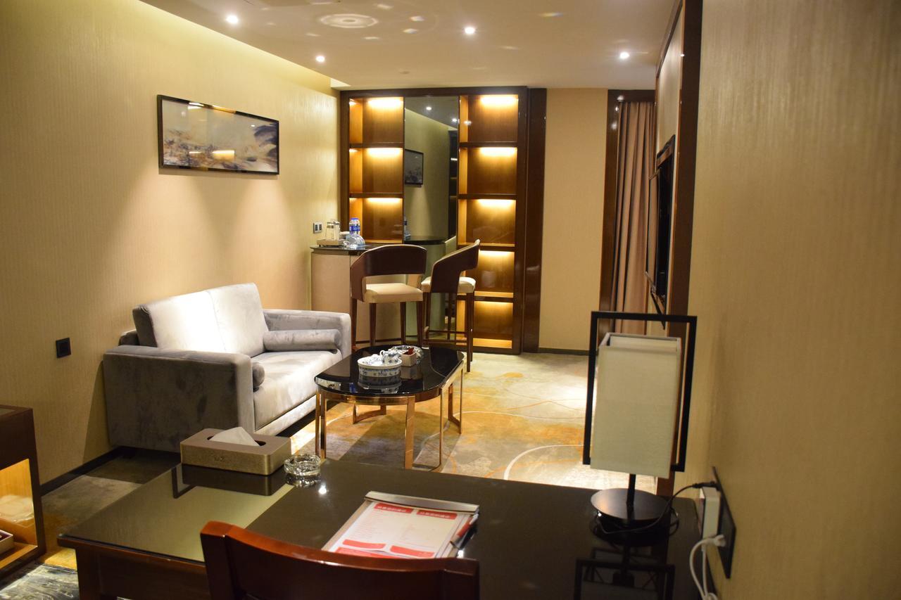 Ramada Foshan Hotel Exterior foto