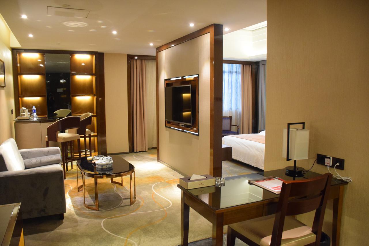 Ramada Foshan Hotel Exterior foto
